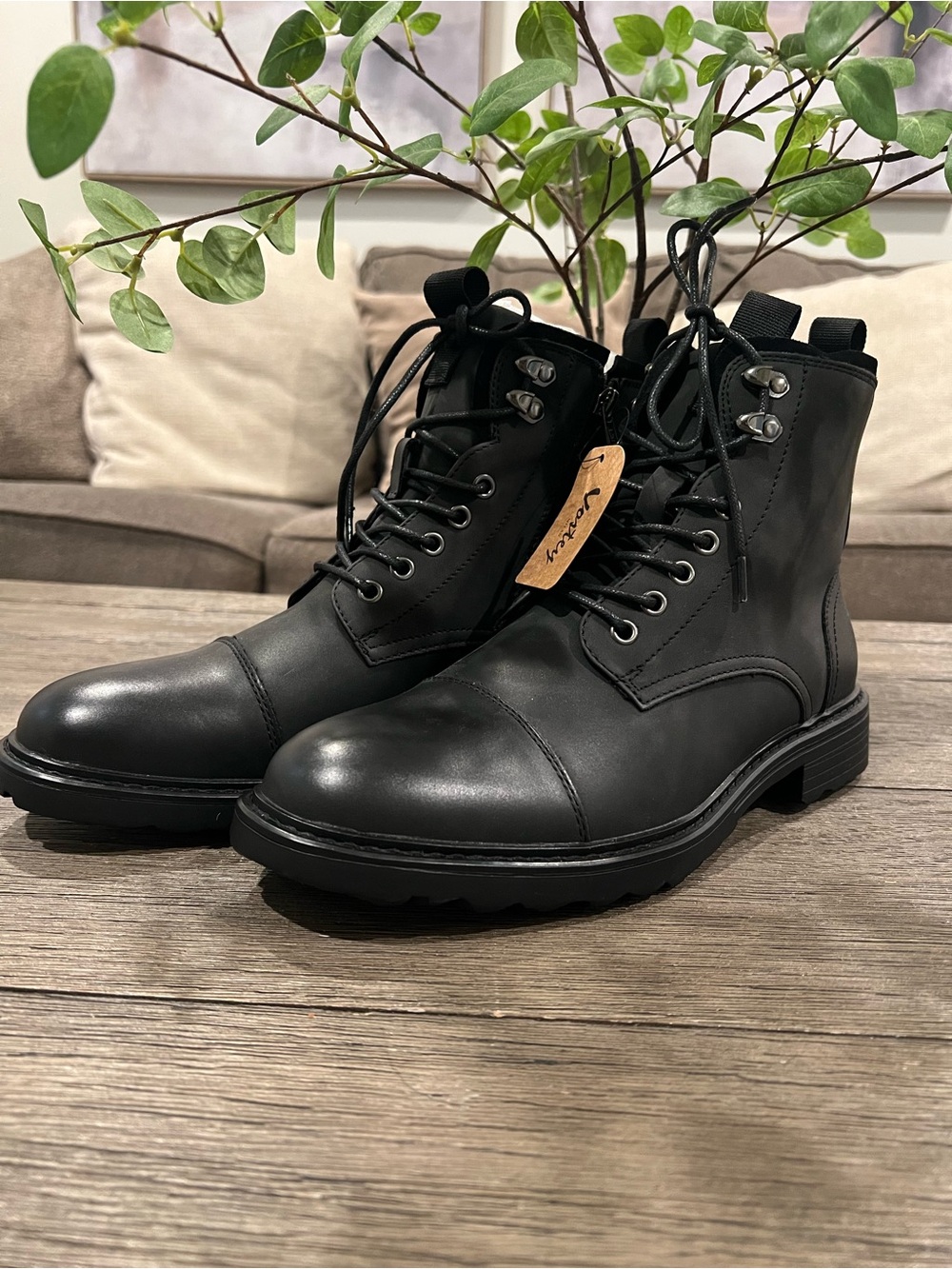 Vostey Men’s Black Leather Ankle Boots NWT